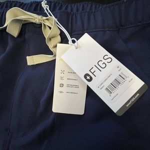 FIGS M Men Cairo cargo pants Navy